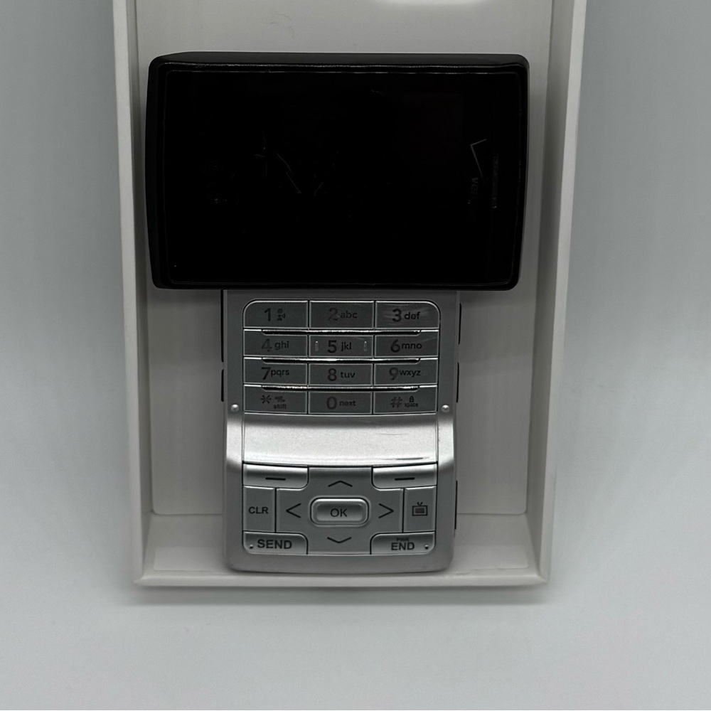 LG VX4900 Verizon Silver TV Phone